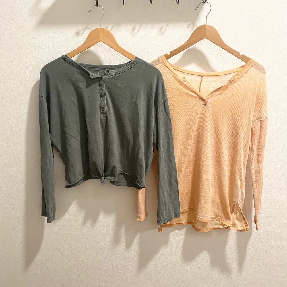 [SOLD] Bundle of 2 American Eagle / Aerie Drop Shoulder Long Sleeve Blouses